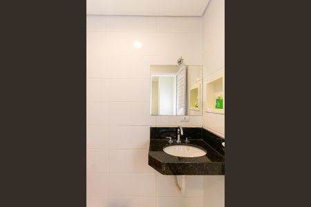 Casa à venda com 230m², 3 quartos e 4 vagasBanheiro de Serviço