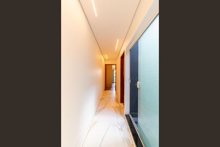 Casa à venda com 230m², 3 quartos e 4 vagasHall