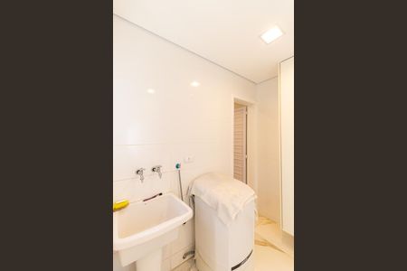 Casa à venda com 230m², 3 quartos e 4 vagasÁrea de Serviço