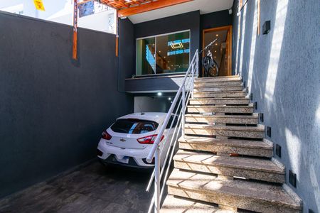 Casa à venda com 230m², 3 quartos e 4 vagasEntrada
