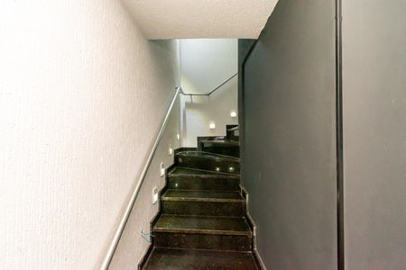 Casa à venda com 230m², 3 quartos e 4 vagasEscada