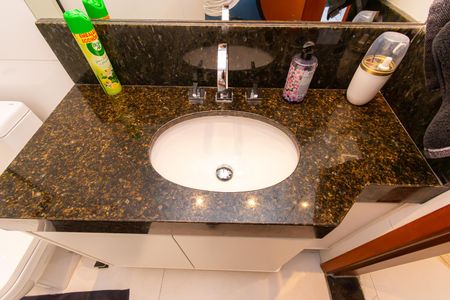 Casa à venda com 230m², 3 quartos e 4 vagasBanheiro 2