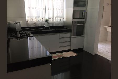 Cozinha de casa de condomínio para alugar com 3 quartos, 317m² em RUA FALCAO S/N, Mogi das Cruzes