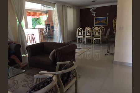 Sala de casa de condomínio para alugar com 3 quartos, 317m² em RUA FALCAO S/N, Mogi das Cruzes