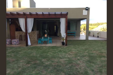 Casa de condomínio para alugar com 317m², 3 quartos e 9 vagas Casa de condomínio para alugar com 317m², 3 quartos e 9 vagasQuintal