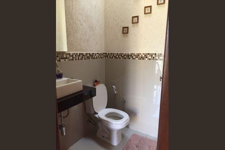 Casa de condomínio para alugar com 317m², 3 quartos e 9 vagas Casa de condomínio para alugar com 317m², 3 quartos e 9 vagasBanheiro