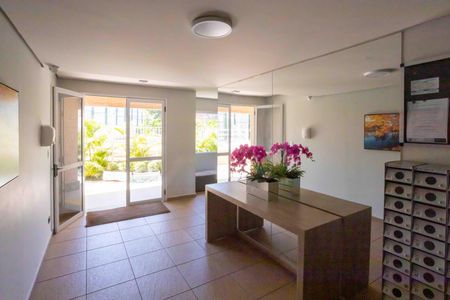 Apartamento à venda com 69m², 3 quartos e 2 vagasHall social