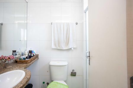 Apartamento à venda com 69m², 3 quartos e 2 vagasBanheiro da Suíte