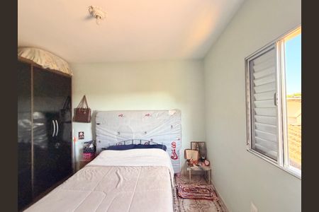 Casa à venda com 212m², 3 quartos e 2 vagasQuarto - Casa 1