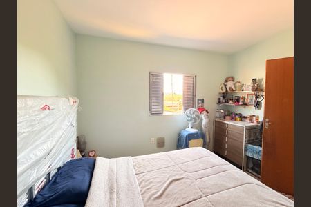 Casa à venda com 212m², 3 quartos e 2 vagasQuarto - Casa 1