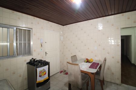 Casa à venda com 120m², 2 quartos e 2 vagasCozinha