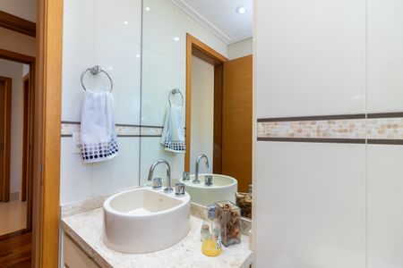 Apartamento à venda com 148m², 3 quartos e 3 vagasBanheiro 3