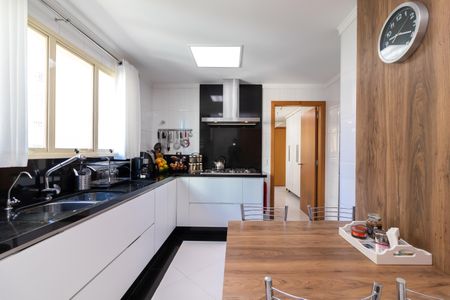 Apartamento à venda com 148m², 3 quartos e 3 vagasCozinha