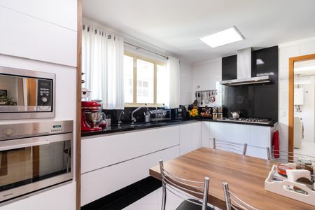 Apartamento à venda com 148m², 3 quartos e 3 vagasCozinha