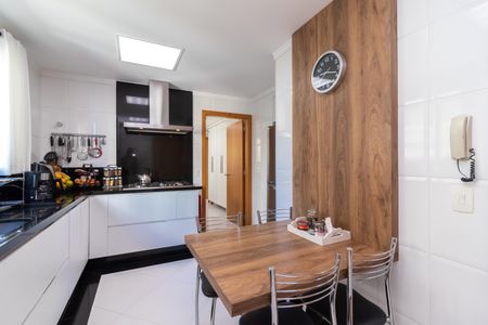 Apartamento à venda com 148m², 3 quartos e 3 vagasCozinha