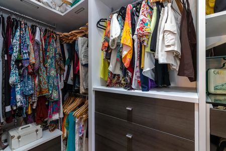 Apartamento à venda com 148m², 3 quartos e 3 vagasSuíte 1 - Closet