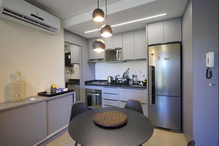 Cozinha de apartamento para alugar com 2 quartos, 65m² em Canasvieiras, Florianópolis