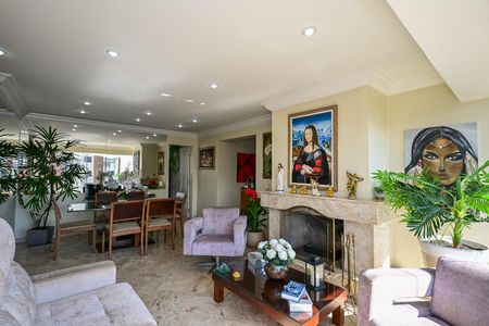 Apartamento à venda com 209m², 4 quartos e 4 vagasSala