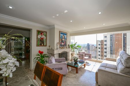 Apartamento à venda com 209m², 4 quartos e 4 vagasSala