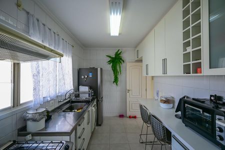 Apartamento à venda com 209m², 4 quartos e 4 vagasCozinha