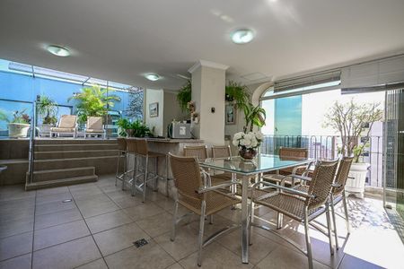 Apartamento à venda com 209m², 4 quartos e 4 vagasCobertura
