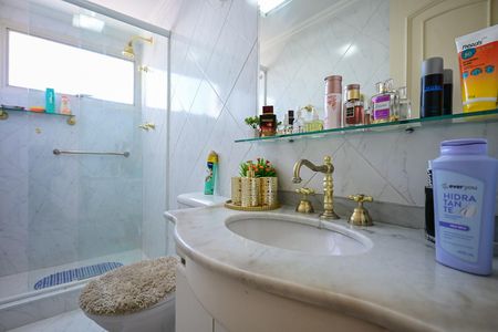 Apartamento à venda com 209m², 4 quartos e 4 vagasBanheiro Suíte 2