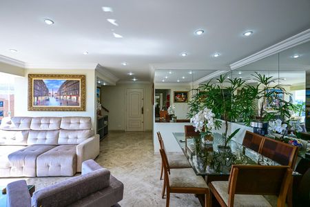 Apartamento à venda com 209m², 4 quartos e 4 vagasSala