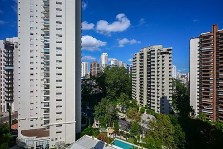 Apartamento à venda com 209m², 4 quartos e 4 vagasVista da Suíte 2