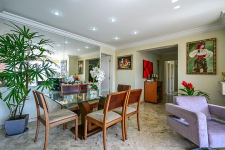 Apartamento à venda com 209m², 4 quartos e 4 vagasSala de Jantar