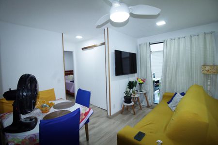 Sala de apartamento para alugar com 2 quartos, 51m² em Irajá, Rio de Janeiro