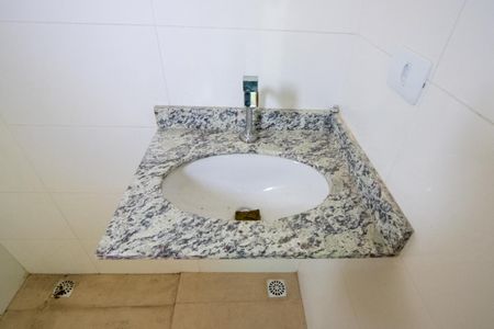Apartamento à venda com 65m², 3 quartos e 2 vagasBanheiro do quarto 1