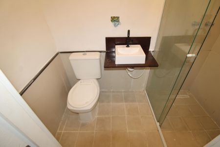 Banheiro de kitnet/studio para alugar com 1 quarto, 20m² em Santana, São Paulo