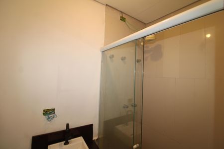 Banheiro de kitnet/studio para alugar com 1 quarto, 20m² em Santana, São Paulo