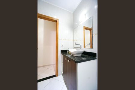 Casa à venda com 225m², 4 quartos e 3 vagasBanheiro social