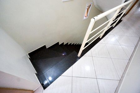 Casa à venda com 225m², 4 quartos e 3 vagasEscada