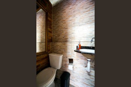 Casa à venda com 225m², 4 quartos e 3 vagasBanheiro de serviço