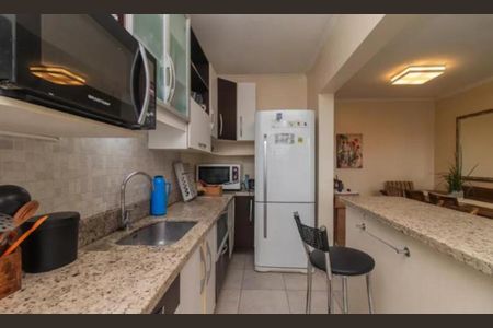 Cozinha de apartamento para alugar com 2 quartos, 65m² em Glória, Porto Alegre