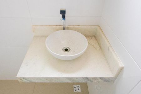 Casa à venda com 138m², 3 quartos e 4 vagasBanheiro do quarto 1