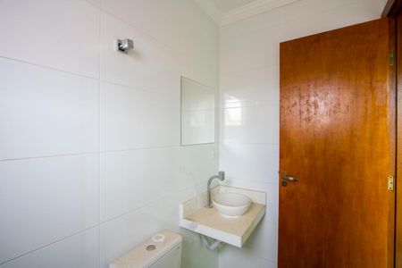 Casa à venda com 139m², 3 quartos e 4 vagasBanheiro social