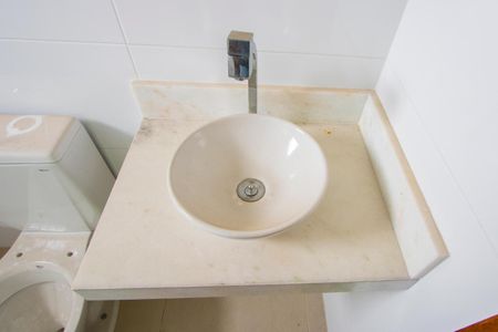 Casa à venda com 139m², 3 quartos e 4 vagasBanheiro do quarto 1