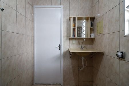 Casa à venda com 320m², 5 quartos e 4 vagasCasa 2 - Banheiro