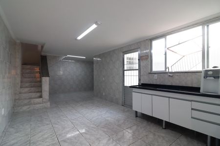 Casa à venda com 320m², 5 quartos e 4 vagasCasa 1 - Cozinha