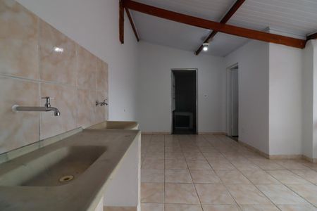 Casa à venda com 320m², 5 quartos e 4 vagasCasa 1 - Área de Serviço