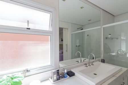 Apartamento à venda com 202m², 3 quartos e 2 vagas Apartamento à venda com 202m², 3 quartos e 2 vagasBanheiro da Suíte