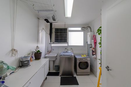 Apartamento à venda com 202m², 3 quartos e 2 vagas Apartamento à venda com 202m², 3 quartos e 2 vagasÁrea de Serviço