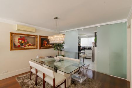 Apartamento à venda com 202m², 3 quartos e 2 vagas Apartamento à venda com 202m², 3 quartos e 2 vagasSala de Jantar