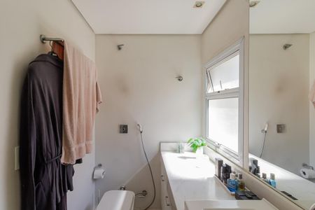 Apartamento à venda com 202m², 3 quartos e 2 vagas Apartamento à venda com 202m², 3 quartos e 2 vagasBanheiro da Suíte