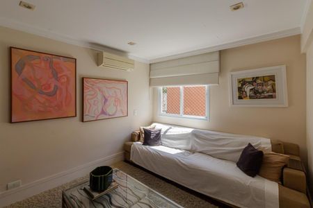 Apartamento à venda com 202m², 3 quartos e 2 vagas Apartamento à venda com 202m², 3 quartos e 2 vagasSala de TV