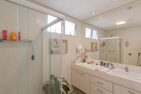 Apartamento à venda com 202m², 3 quartos e 2 vagas Apartamento à venda com 202m², 3 quartos e 2 vagasBanheiro