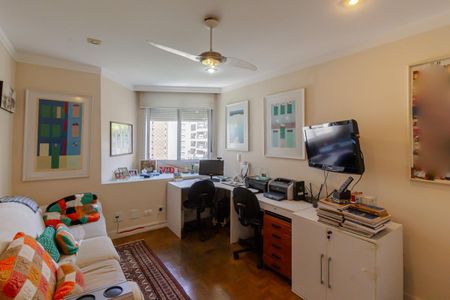 Apartamento à venda com 202m², 3 quartos e 2 vagas Apartamento à venda com 202m², 3 quartos e 2 vagasQuarto 2